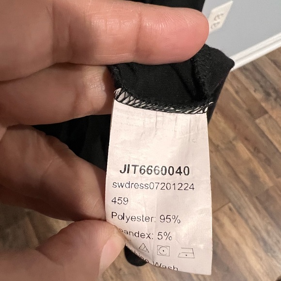 Long black dress 🖤 - Picture 7 of 7